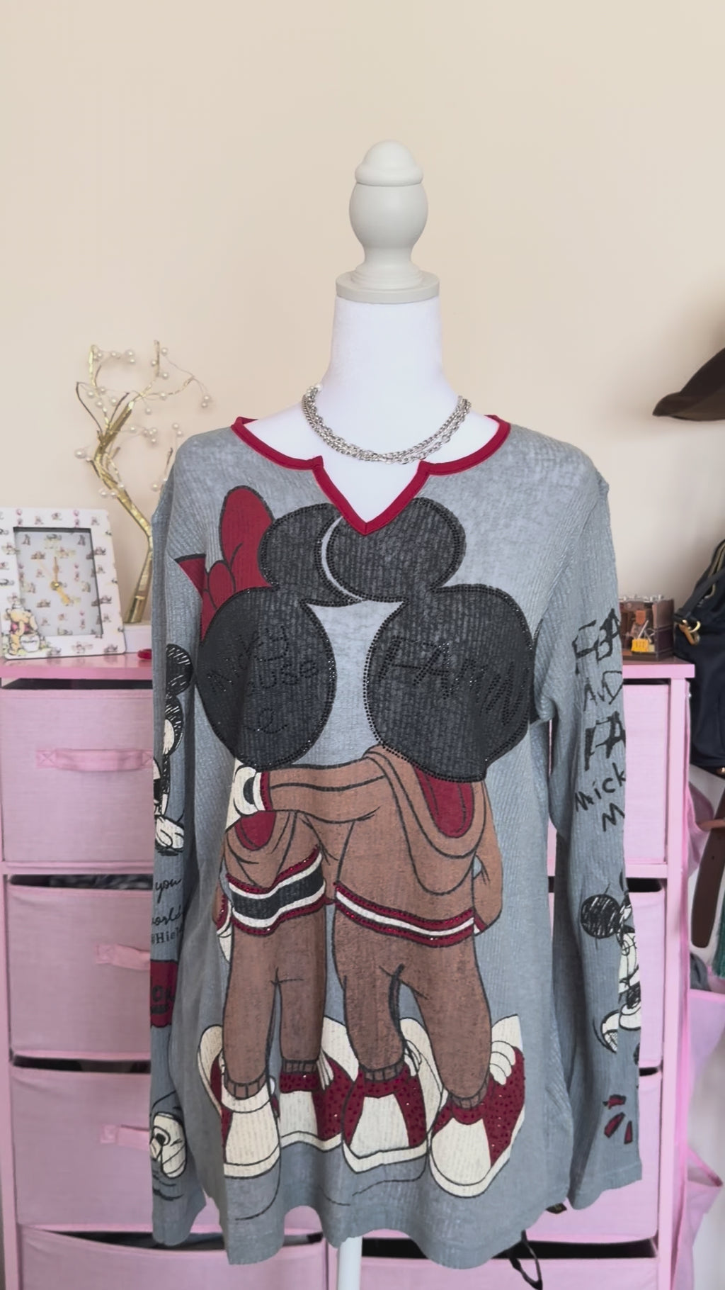 Women’s Vintage Cartoon Sequin Graphic Long Sleeve Top