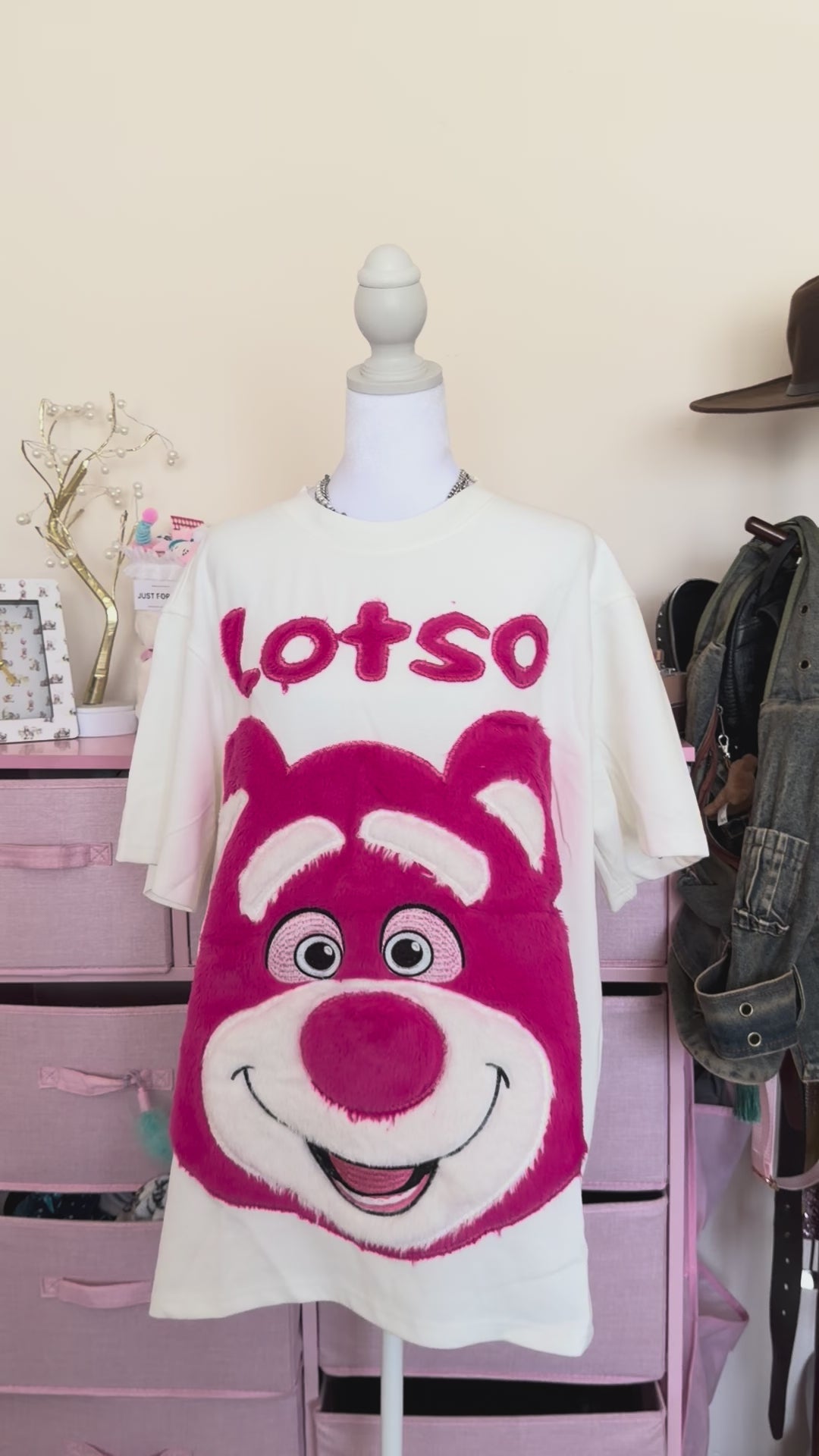 White Lotso Faux Fur Graphic T-Shirt | Cute Y2K Oversized Tee