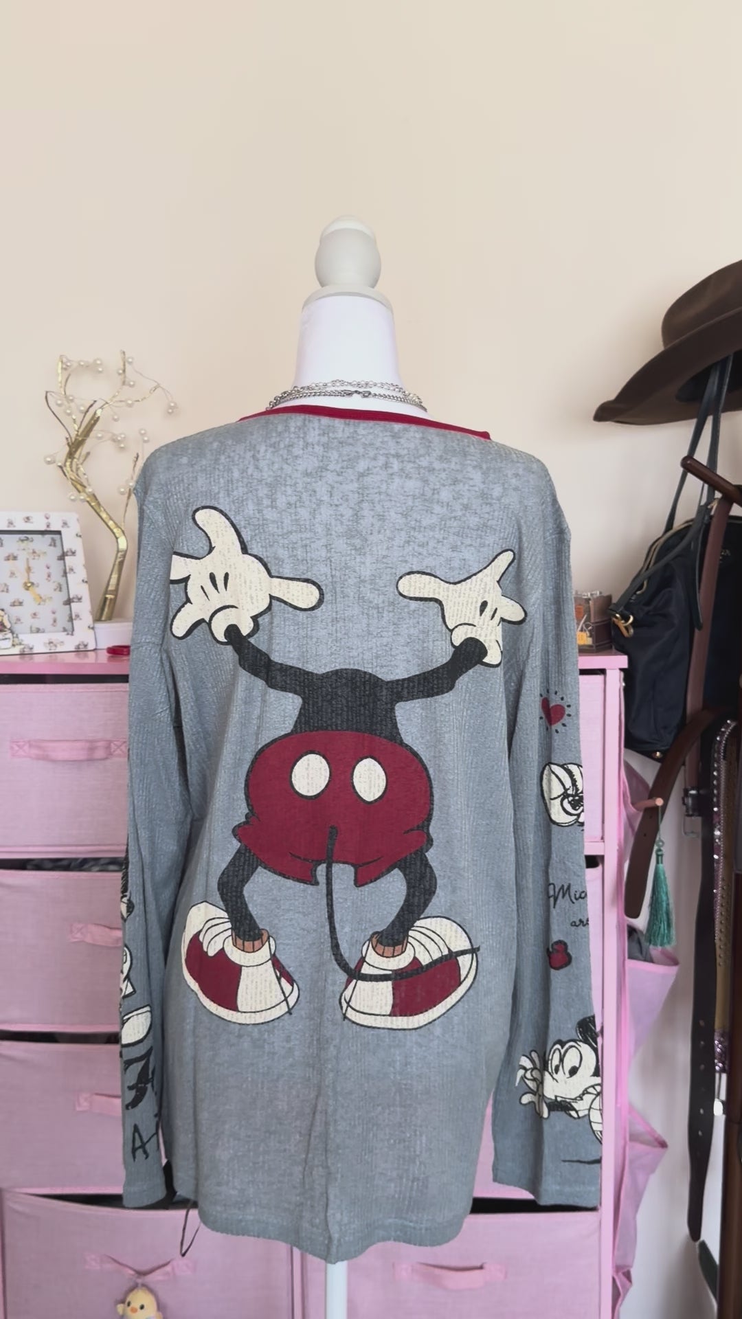 Women’s Vintage Cartoon Sequin Graphic Long Sleeve Top